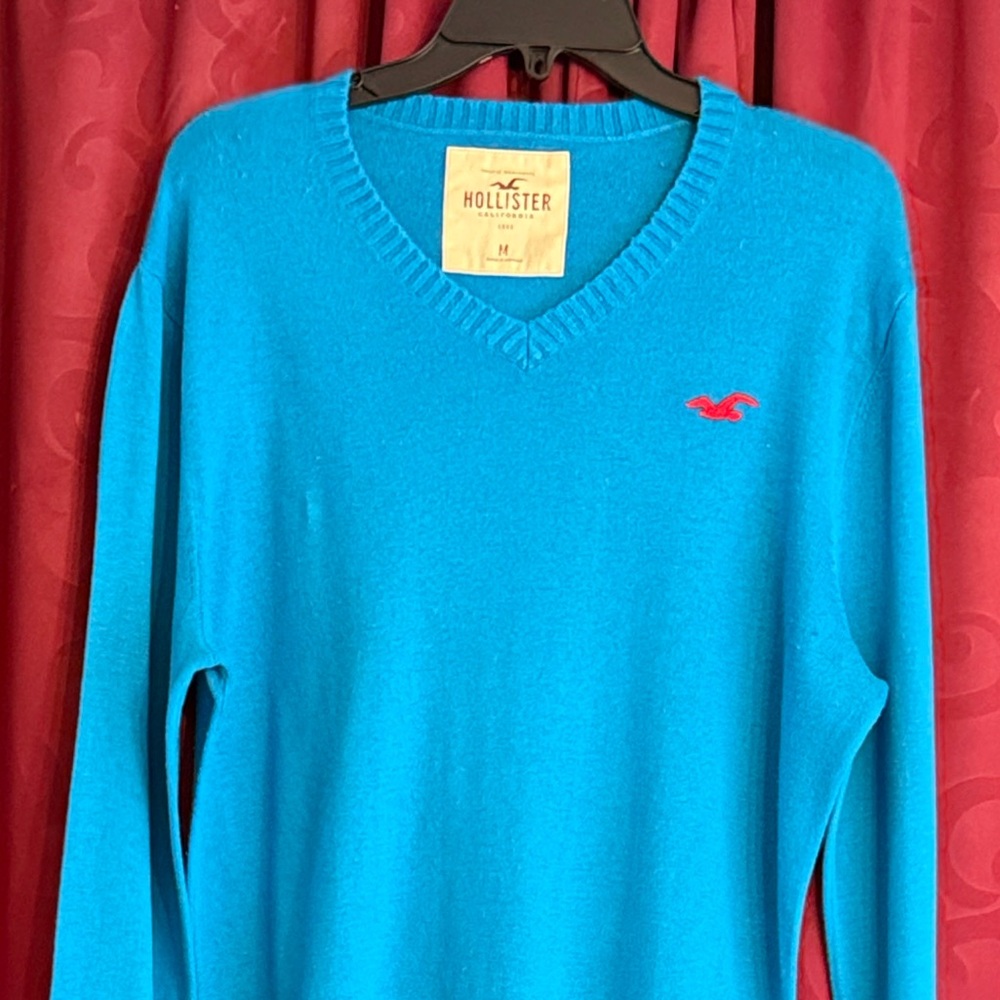 Hollister Vibrant Blue V-Neck Pullover, M